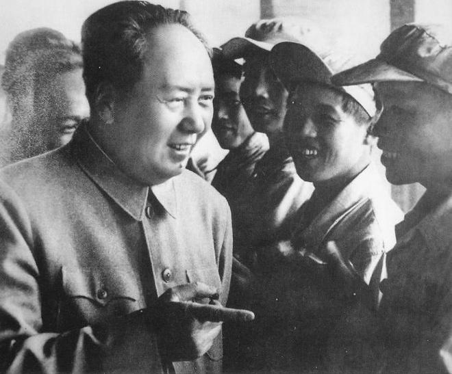 打穿毛主席抱着他喂水：喝了会舒服些的开元棋牌app1935年游好扬喉咙被(图5)