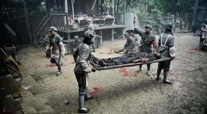 打穿毛主席抱着他喂水：喝了会舒服些的开元棋牌app1935年游好扬喉咙被(图15)