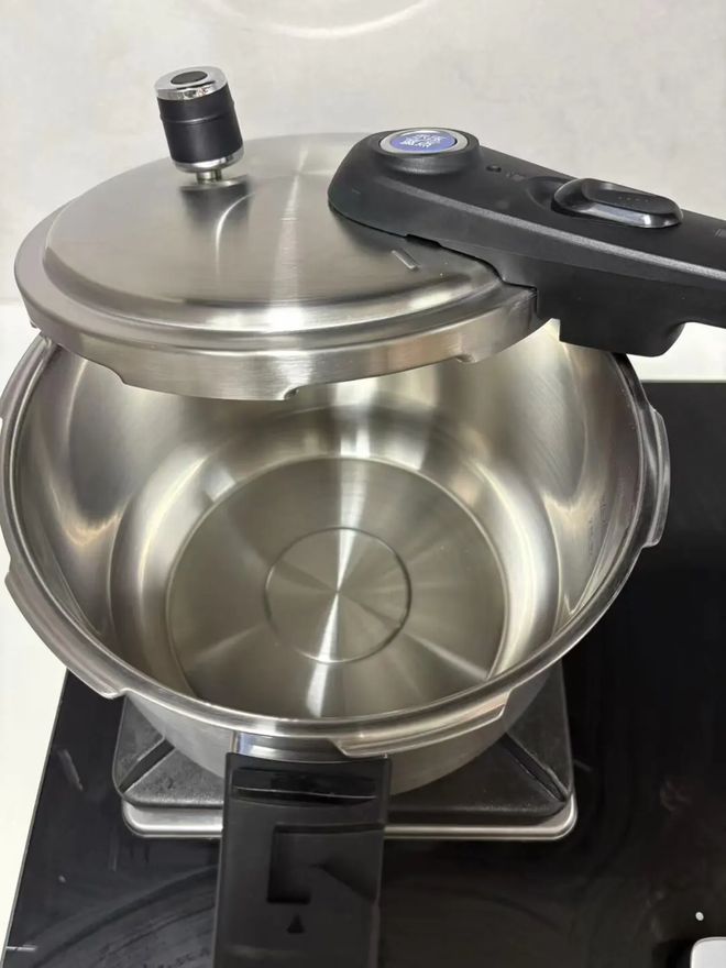 不做饭的年轻人“撂倒”？开元棋牌app百亿巨头被(图3)